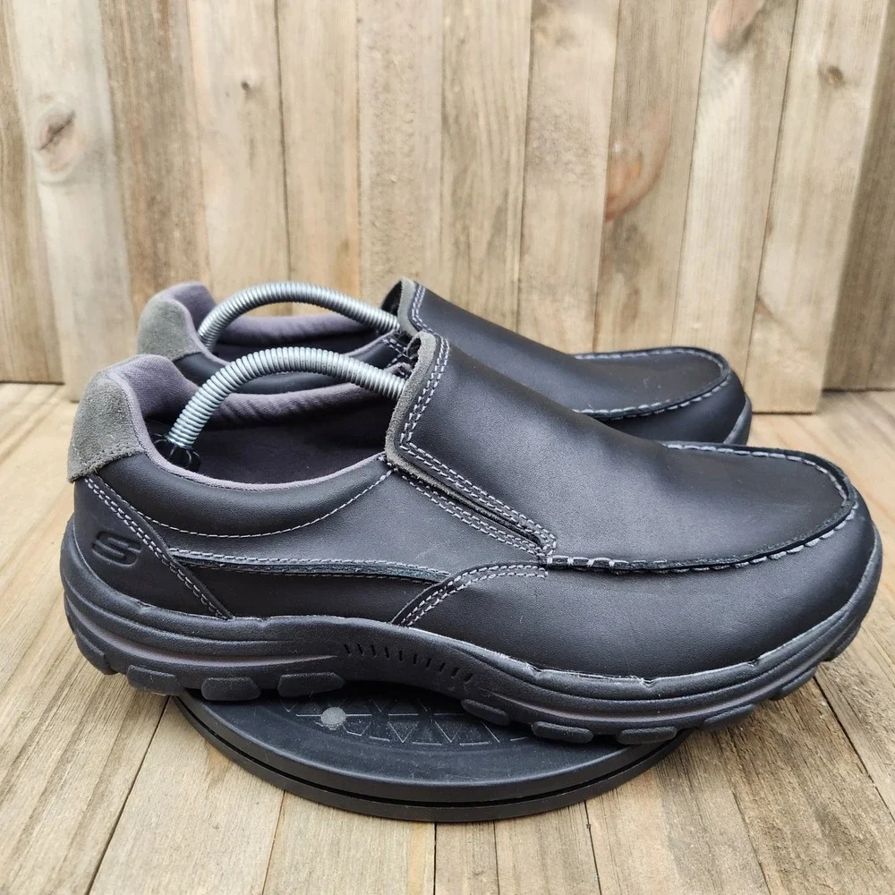 Skechers Relaxed Fit Leather Slip On Loafers Mens size 10.5 Wide Black 64502EW